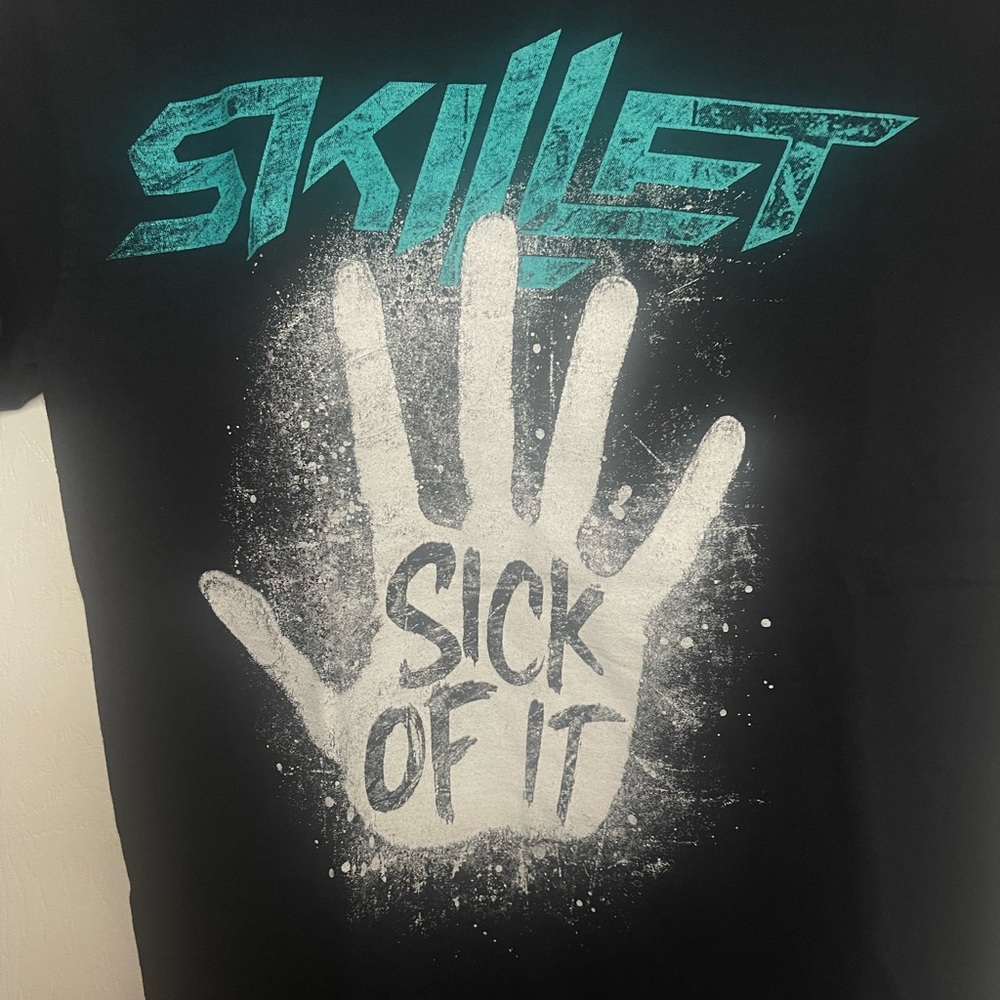 Skillet “Sick of it” Rock Tee Small